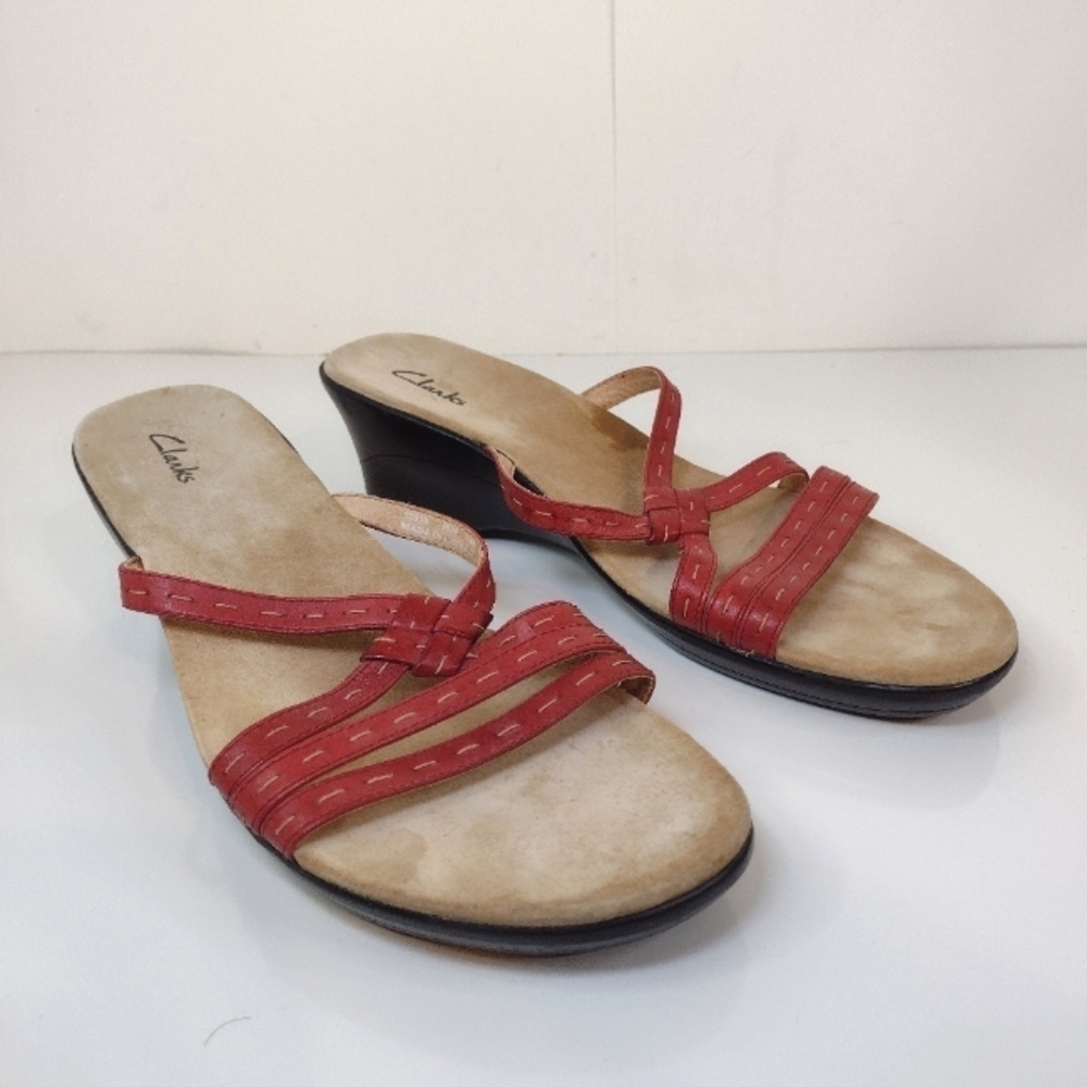 Clark's women's wedge strapy sandals size (10)M